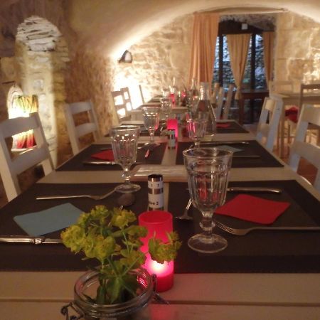 Le Prieure D'Orniols Hotell Goudargues Exteriör bild